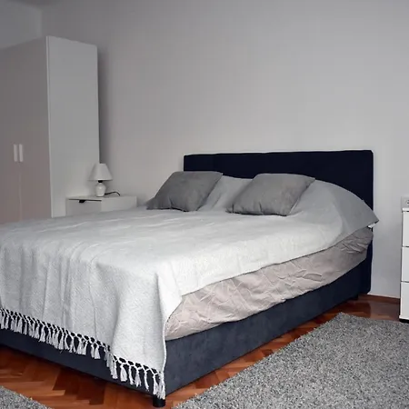 Djurdjevak Apartament *